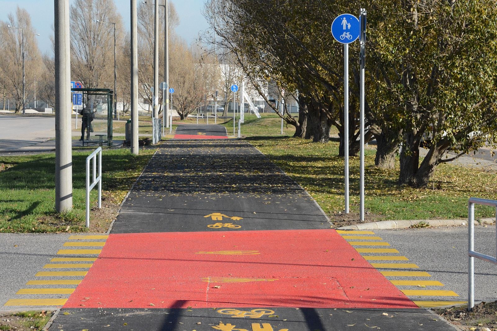 Húsz kilométernyi új kerékpárút és sáv épül Székesfehérváron